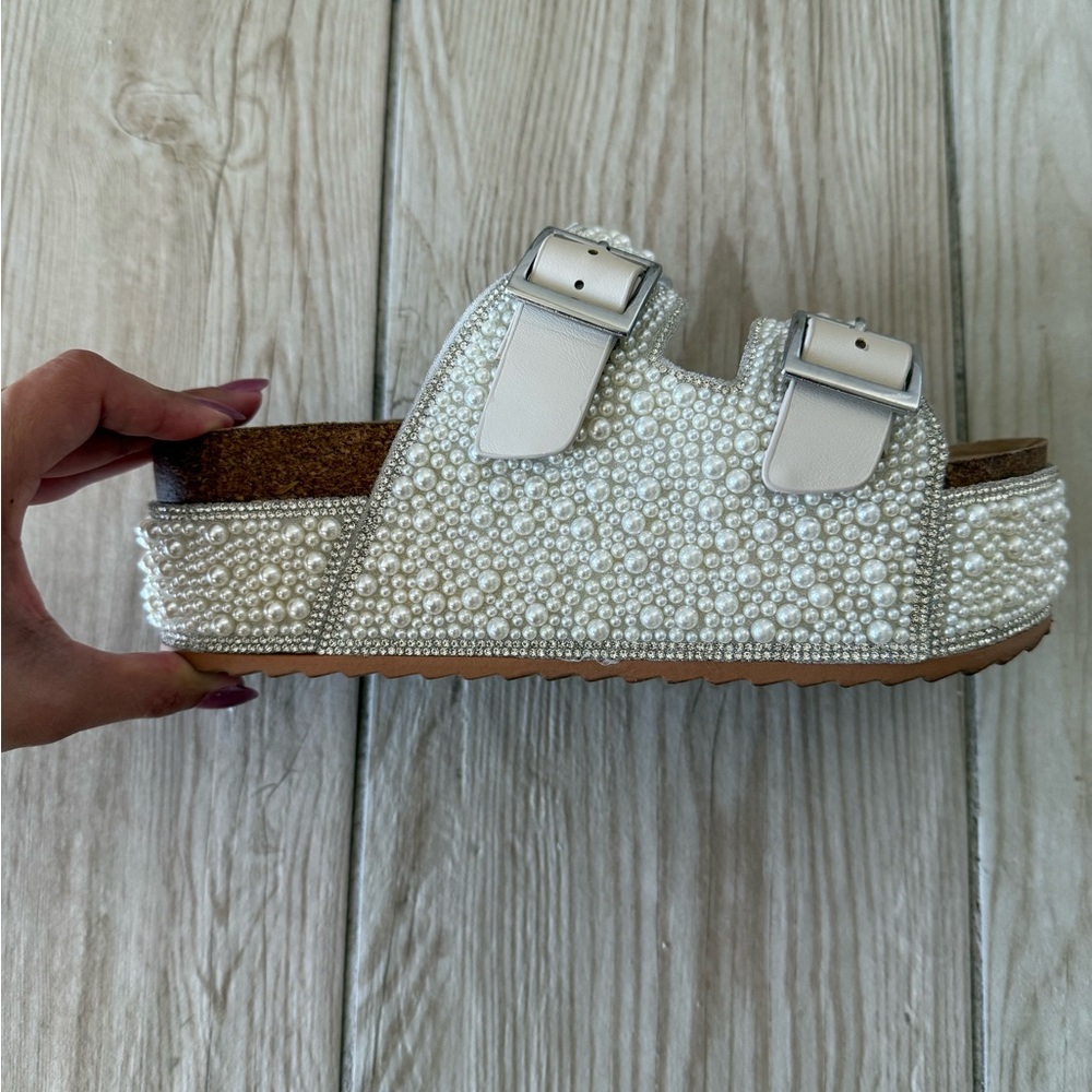 Steve Madden Pearl Embellished Sandals - Cream